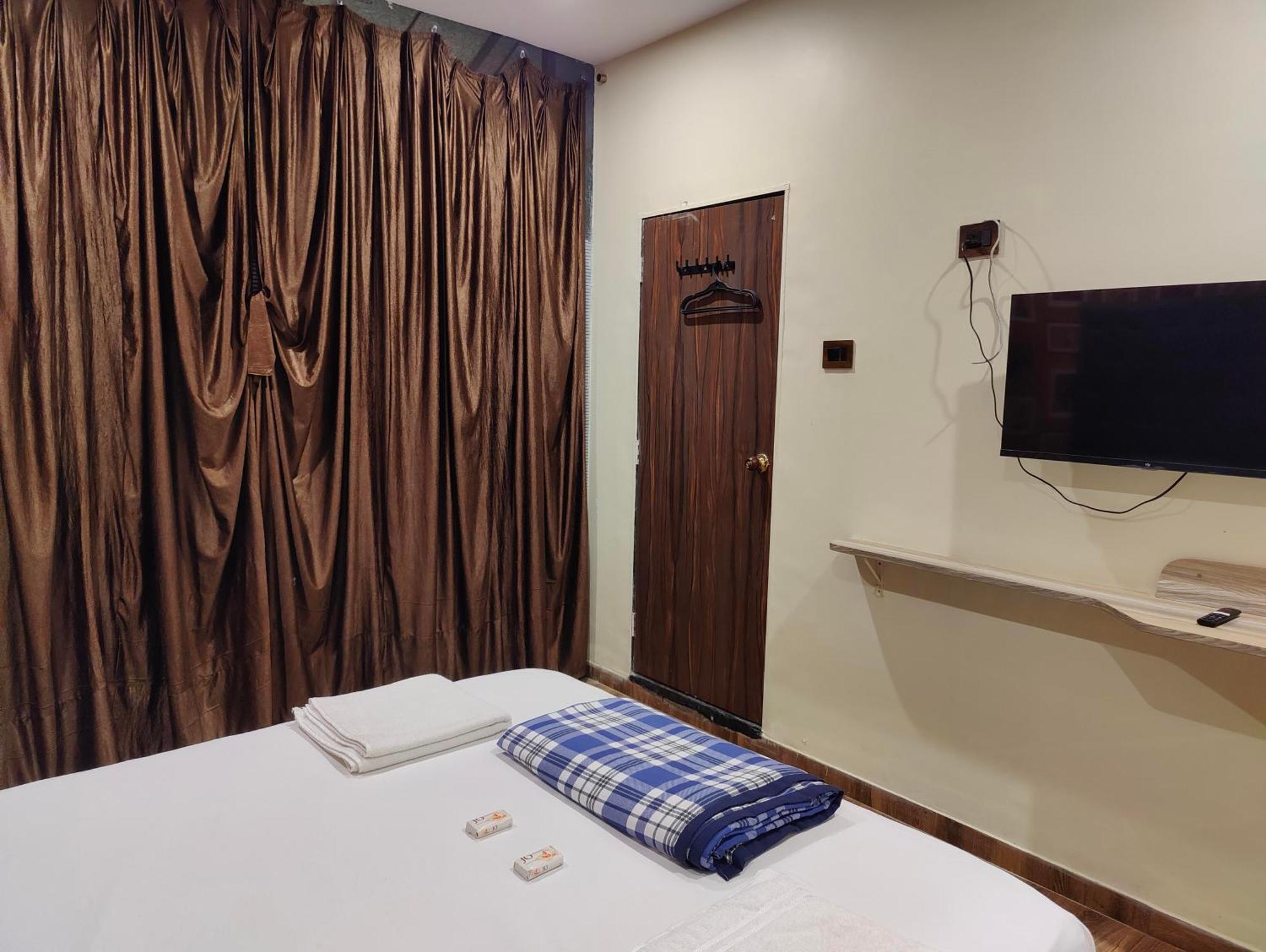 Hotel Garden View Inn - Near Nesco มุมไบ ภายนอก รูปภาพ